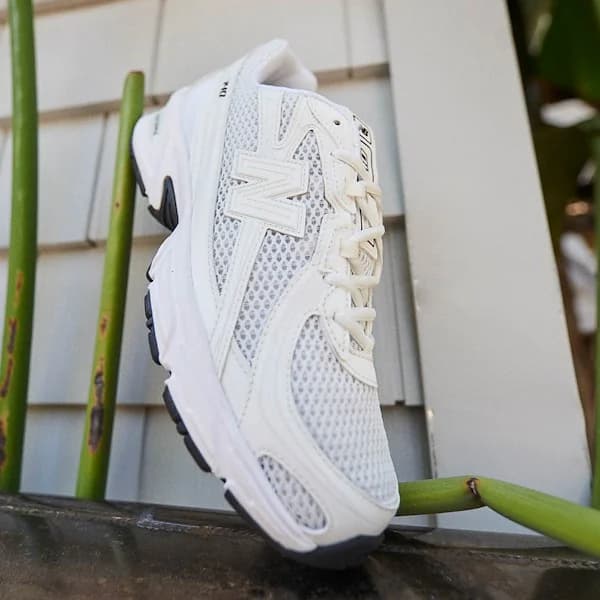 New Balance 740