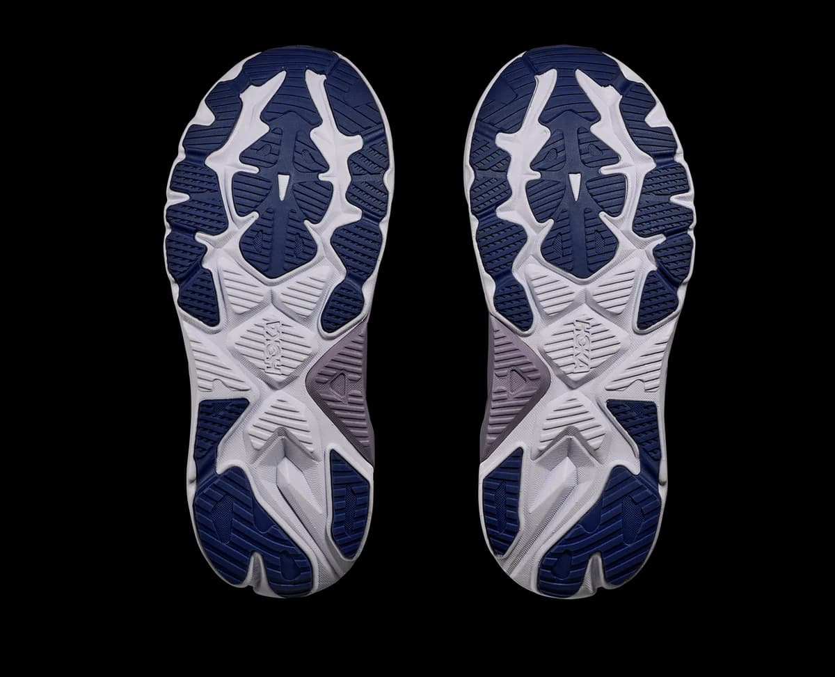HOKA Arahi 8