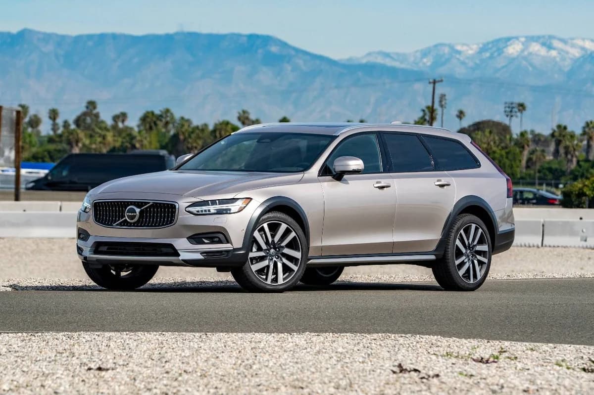 Volvo V90 Cross Country (2026)