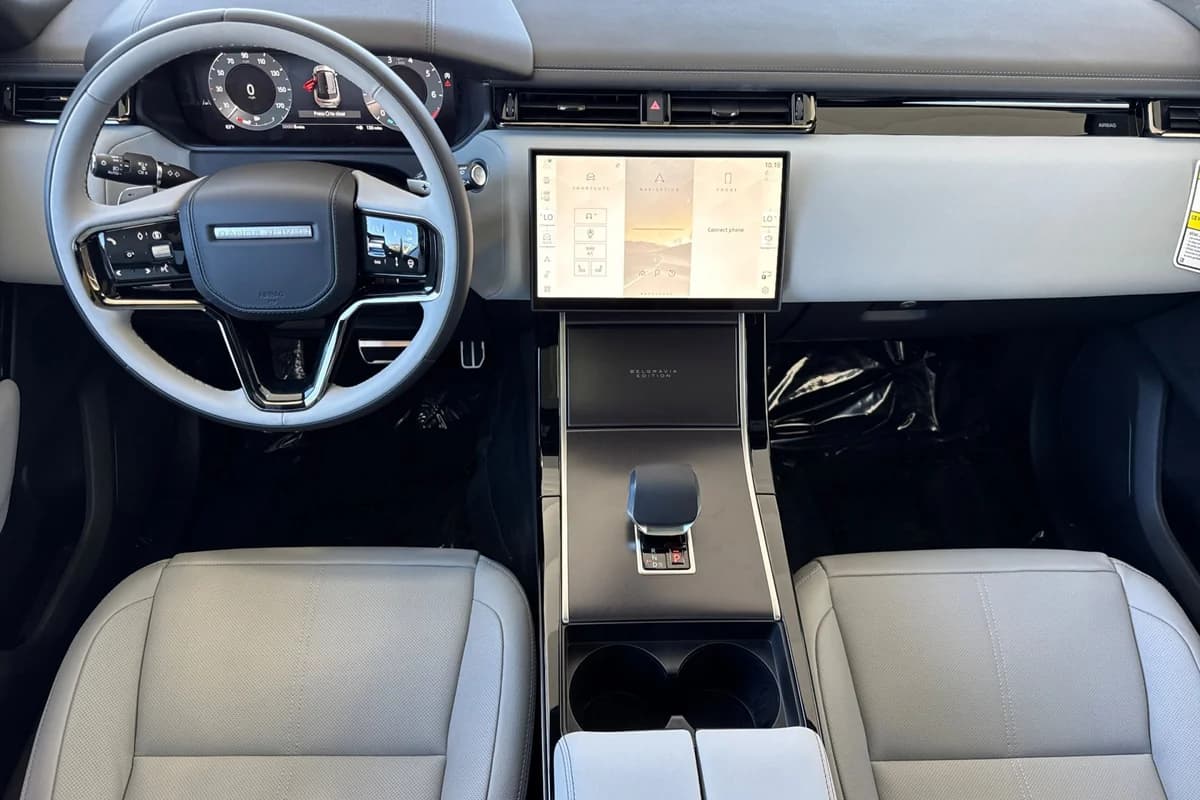 Land Rover Range Rover Velar (2026)