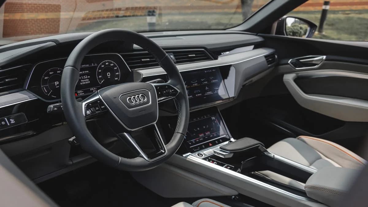 Audi Q8 Sportback e-tron (2025)
