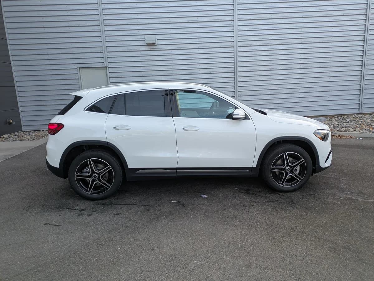 Mercedes-Benz GLA (2026)