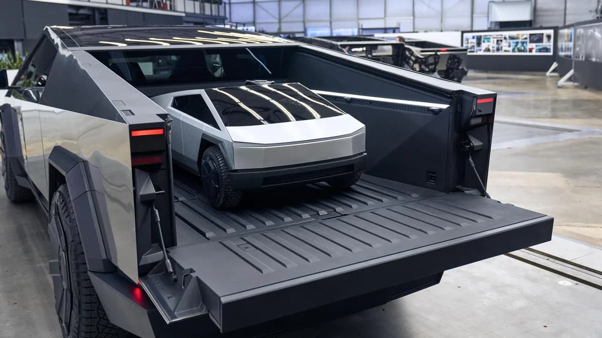 Tesla Cybertruck (2024)