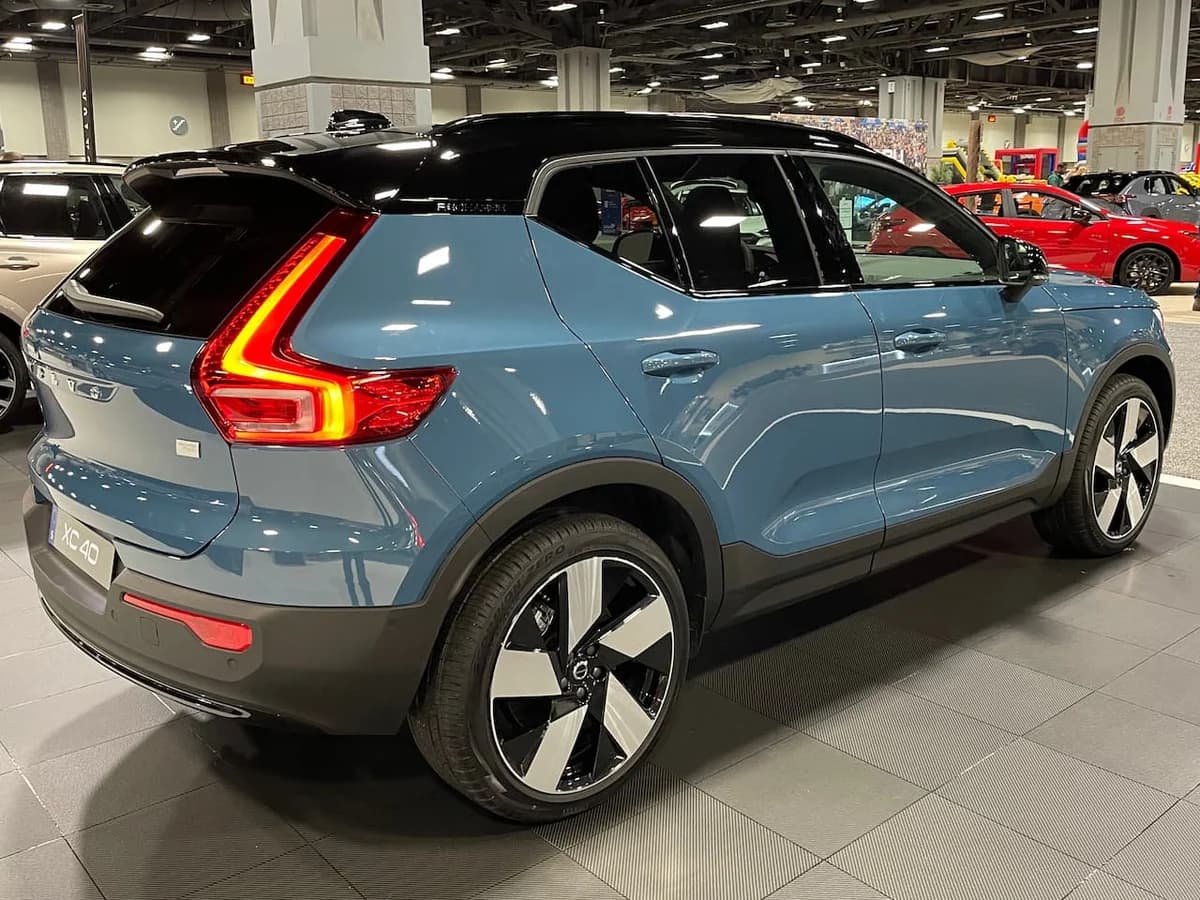 Volvo XC40 (2024)
