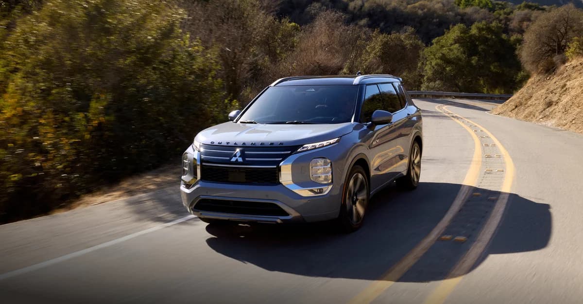 Mitsubishi Outlander Plug-in Hybrid (2026)