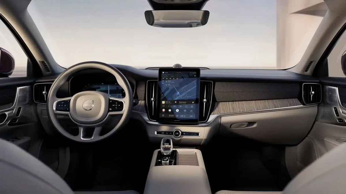 Volvo S90 (2025)