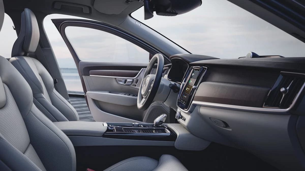 Volvo S90 (2025)