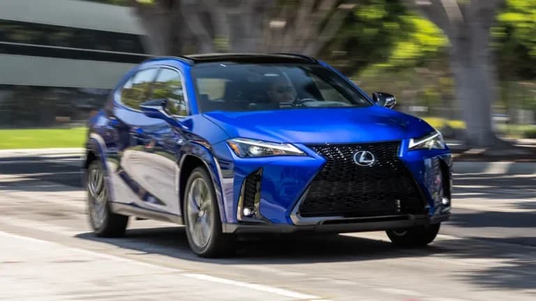 Lexus UX (2026)