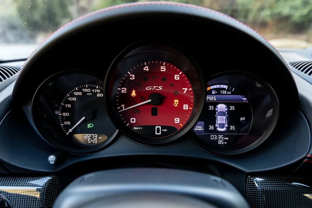 Porsche 718 Cayman (2025)