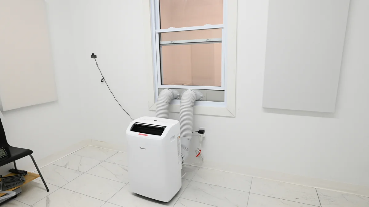 Hisense HAP0824TWD Portable Air Conditioner