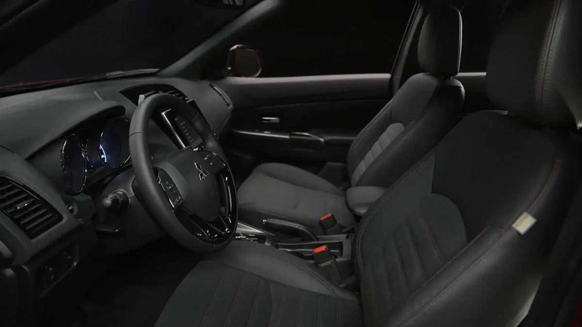Mitsubishi Outlander Sport (2027)