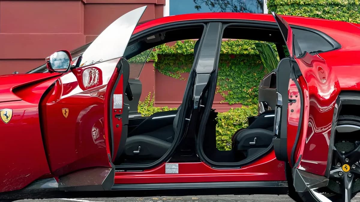 Ferrari Purosangue (2026)