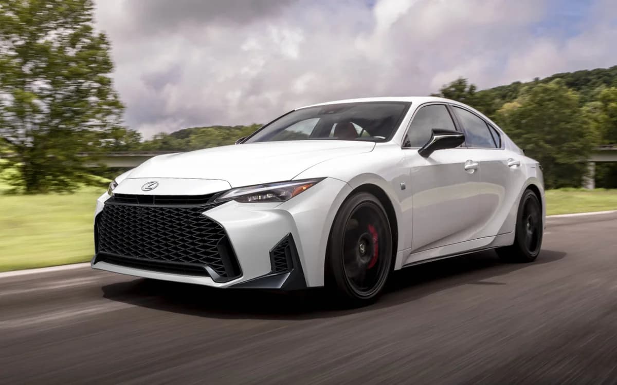 Lexus IS (2026)
