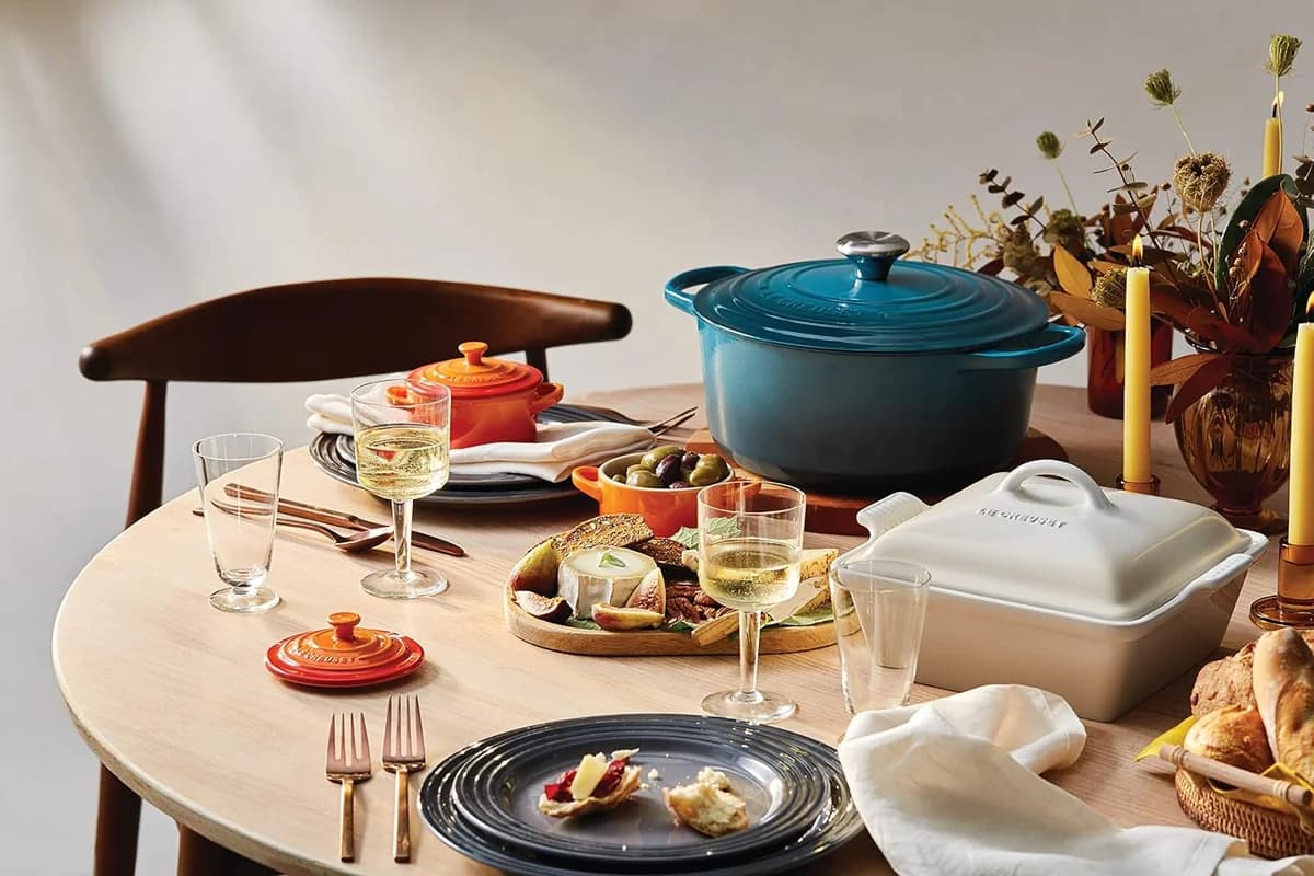 Le Creuset Signature Enameled Cast Iron Round Dutch Oven 5.5 Qt