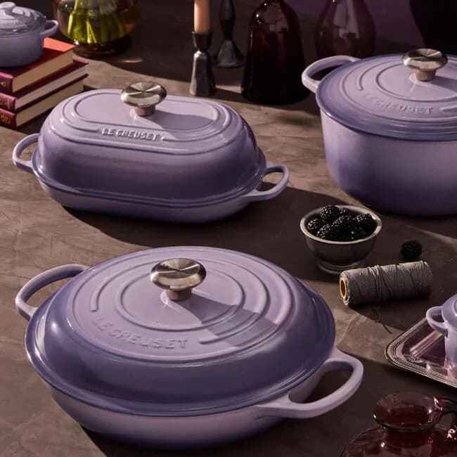Le Creuset Signature Enameled Cast Iron Round Dutch Oven 5.5 Qt