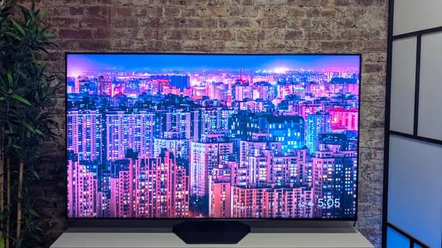 Hisense U8N Mini-LED 4K TV