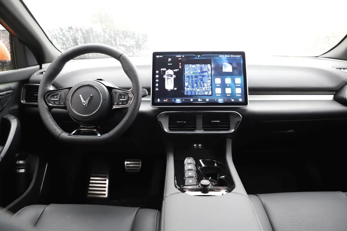 VinFast VF 8 (2025)