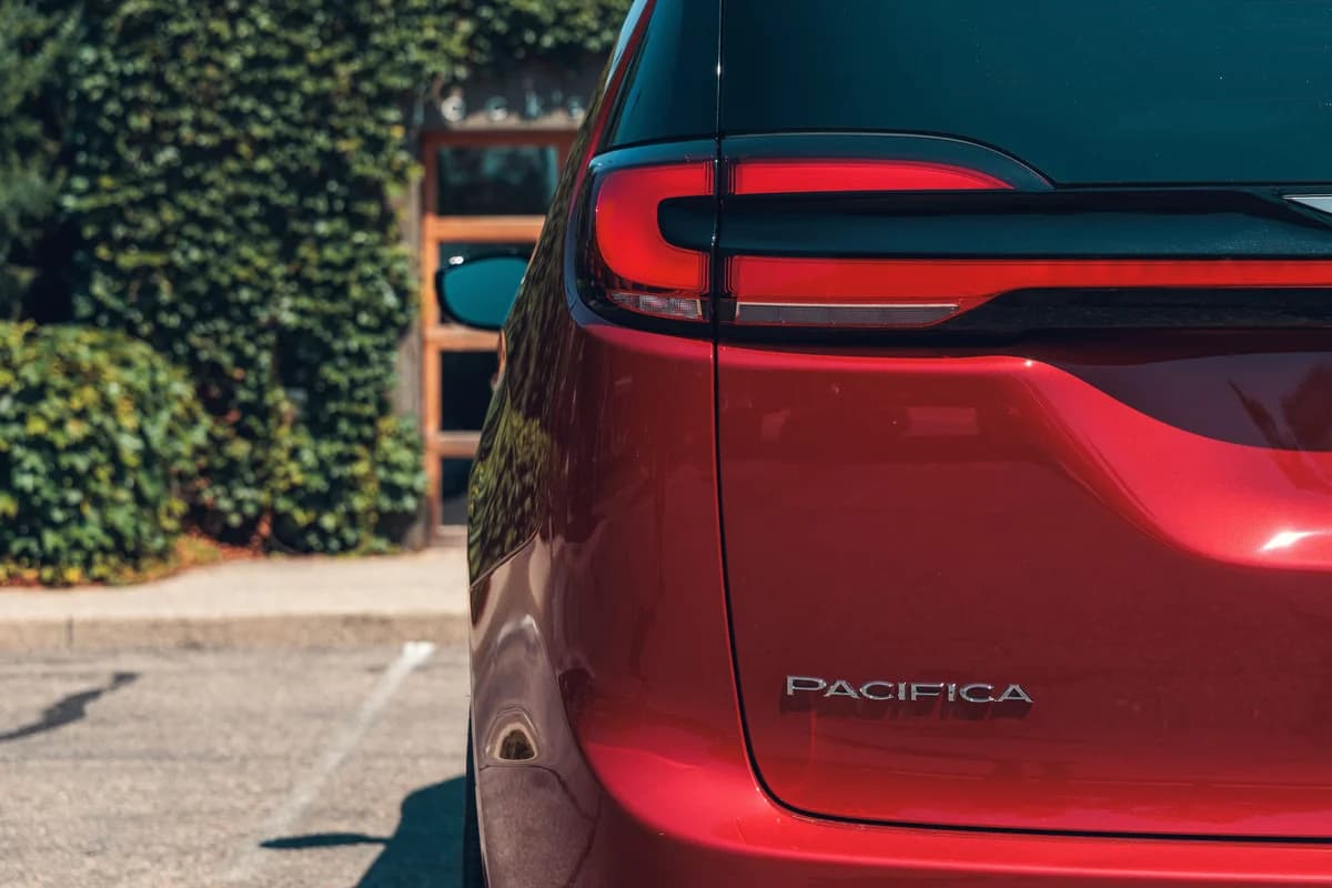 Chrysler Pacifica (2027)