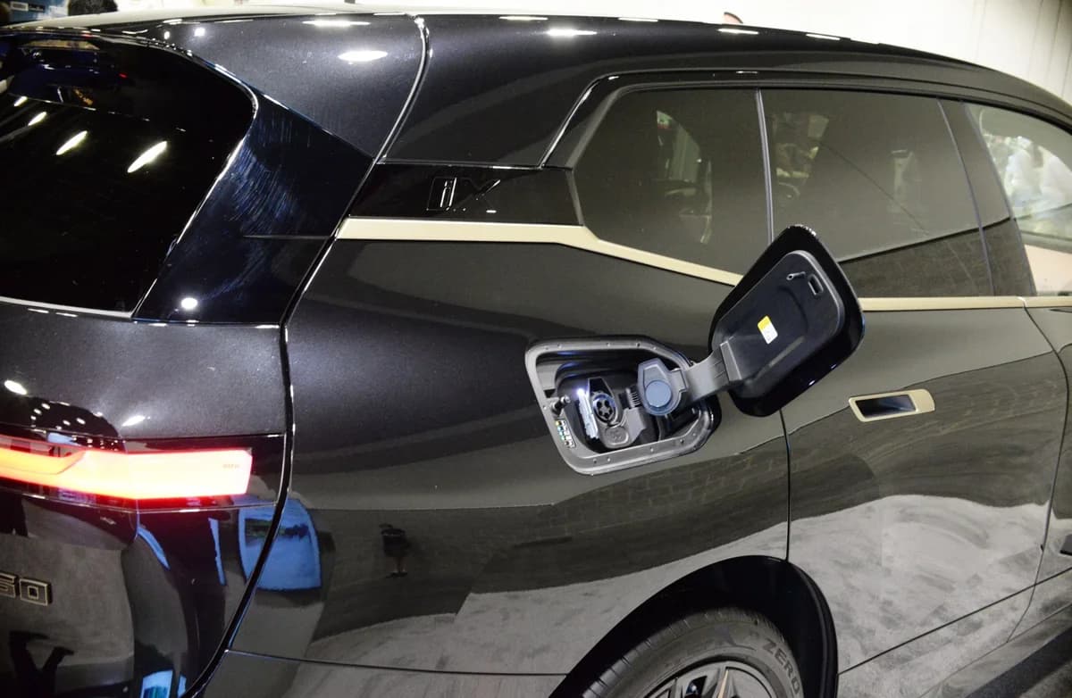 BMW iX (2026)