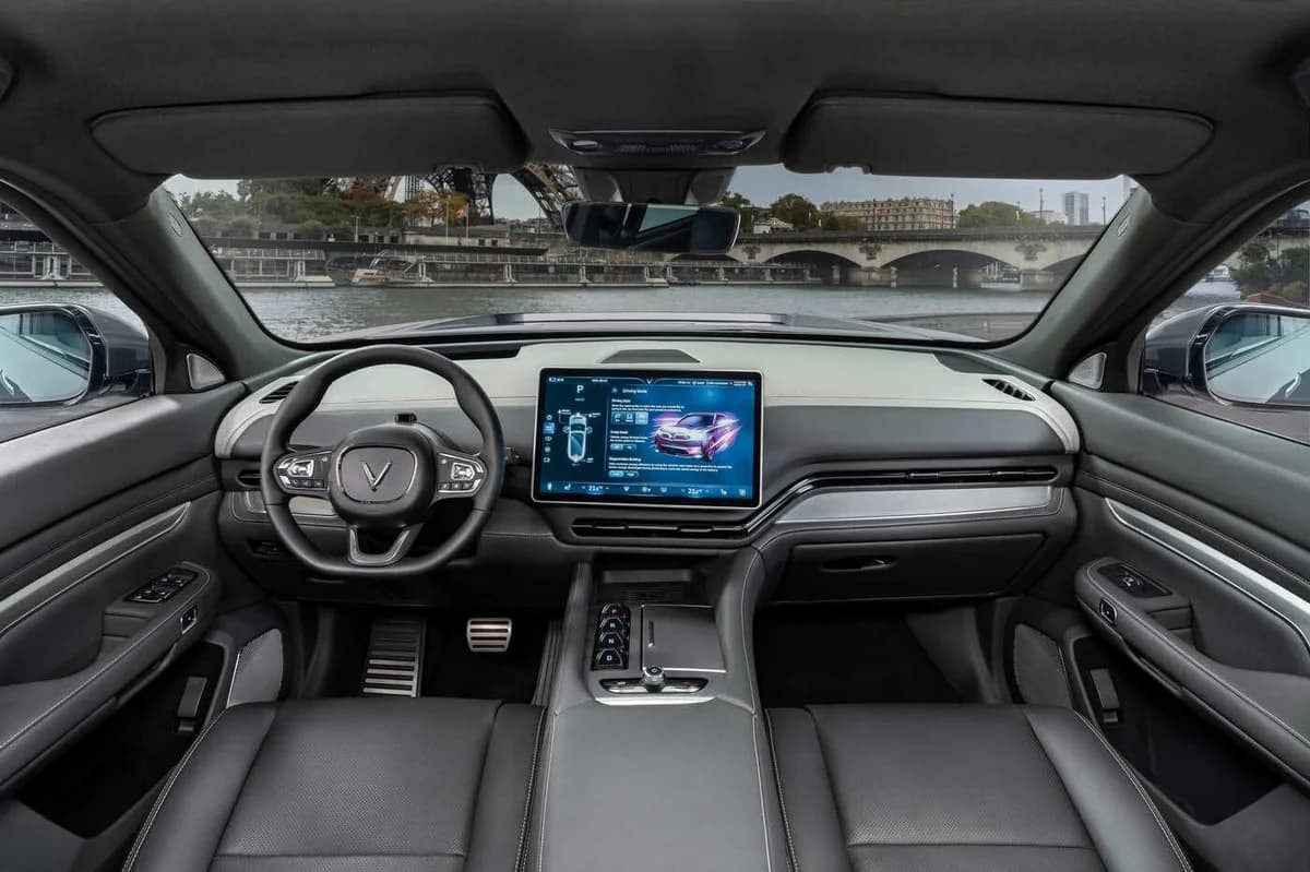 VinFast VF 9 (2025)