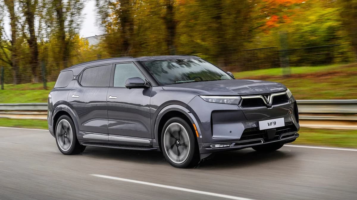 VinFast VF 9 (2025)