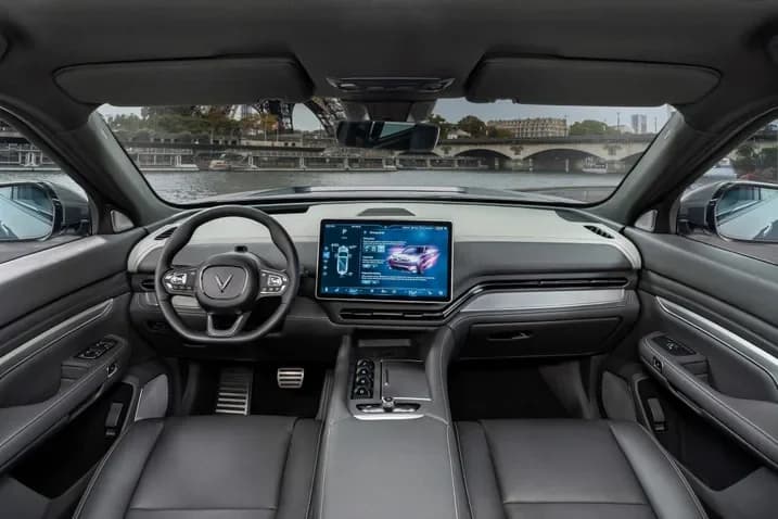 VinFast VF 9 (2025)